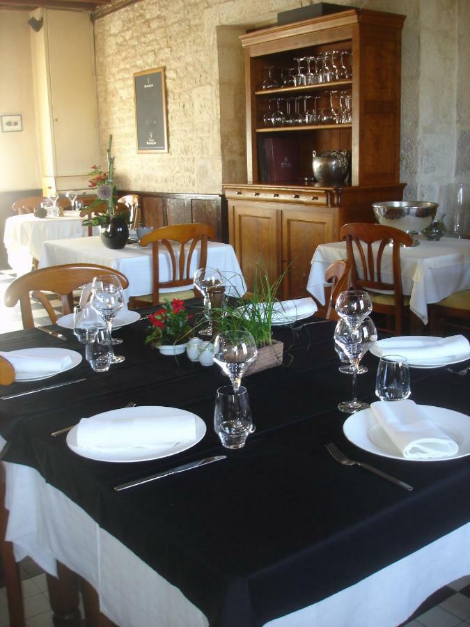 Au Chabichou Hotel Niort Exterior photo